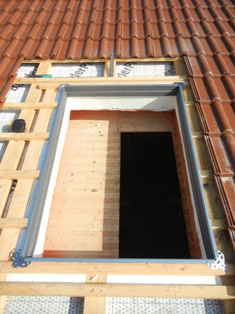 holzbau-stra-er-dachfenster-einbau